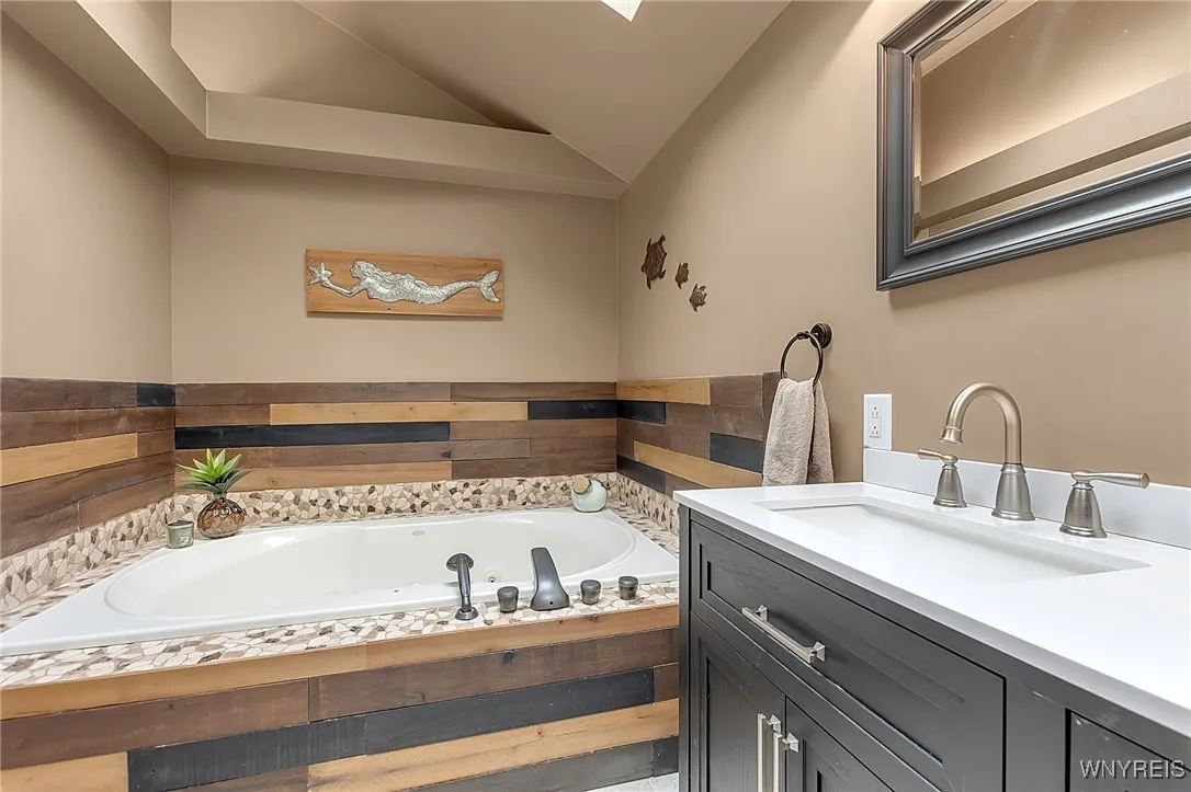 138 Tanglewood Drive West, Orchard Park, New York, Orchard Park, New York 14127, 4 Bedrooms Bedrooms, 4 Rooms Rooms,2 BathroomsBathrooms,Residential,For Sale,138 Tanglewood Drive West, Orchard Park, New York ,0,B1649933