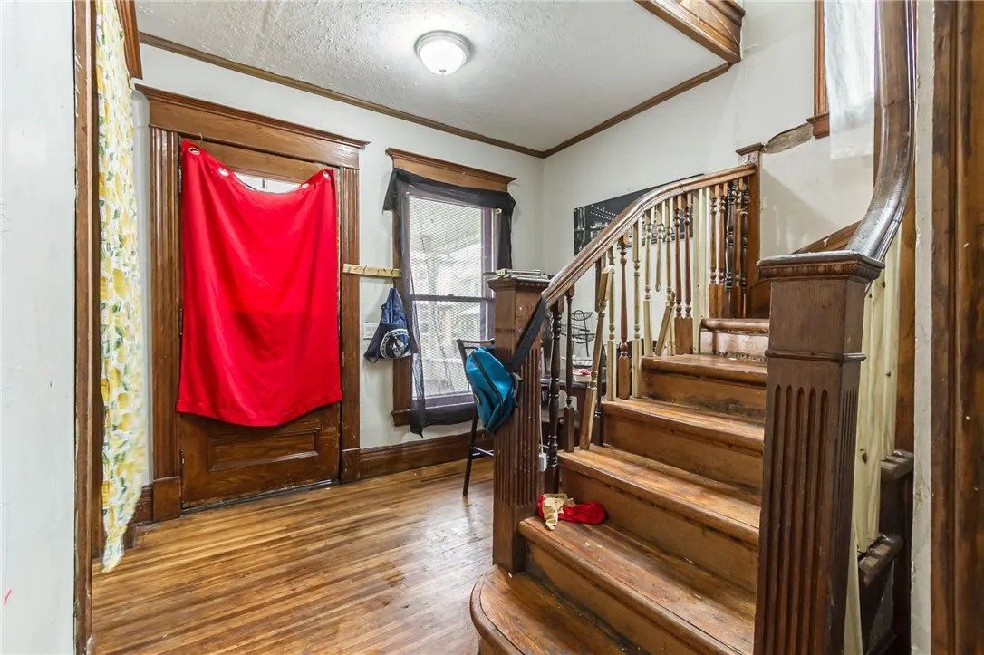 32 Fair Pl, Rochester, New York 14609, Rochester, New York 14609, 4 Bedrooms Bedrooms, 10 Rooms Rooms,2 BathroomsBathrooms,Residential,For Sale,32 Fair Pl, Rochester, New York 14609,0,R1650447
