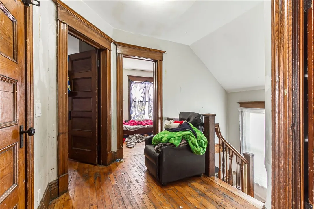 32 Fair Pl, Rochester, New York 14609, Rochester, New York 14609, 4 Bedrooms Bedrooms, 10 Rooms Rooms,2 BathroomsBathrooms,Residential,For Sale,32 Fair Pl, Rochester, New York 14609,0,R1650447