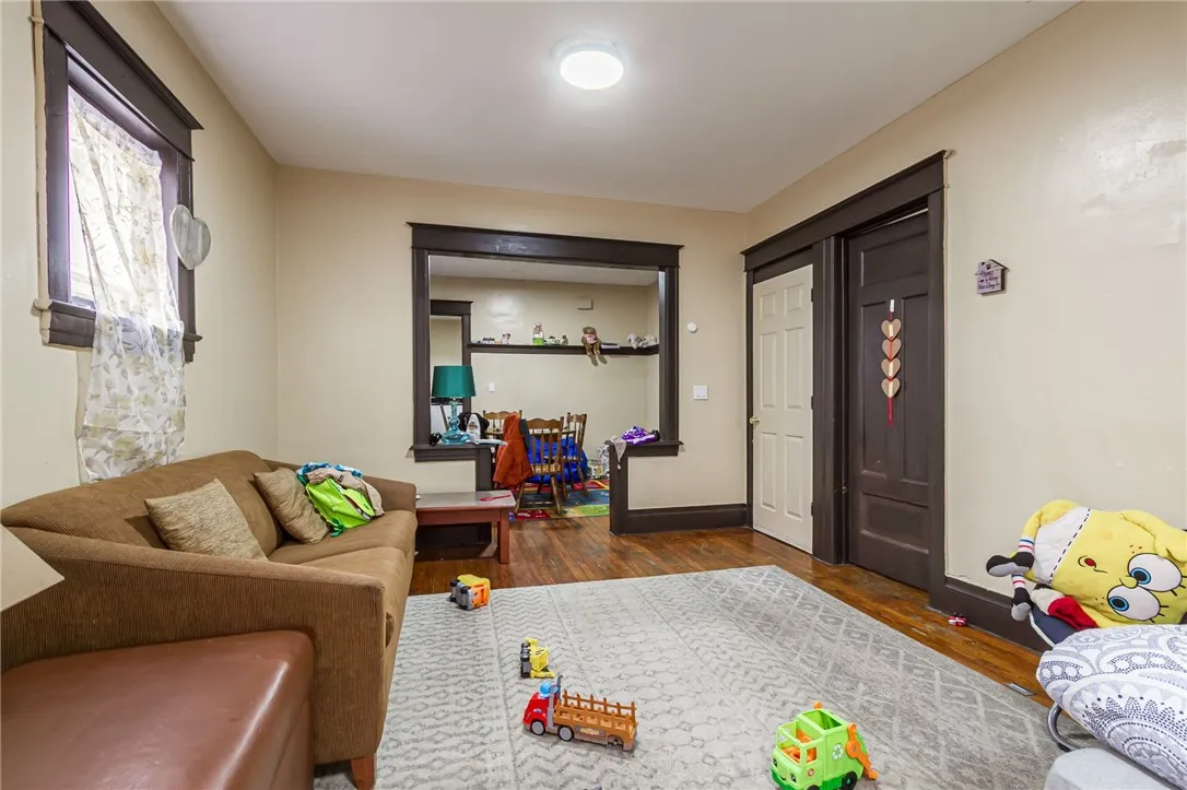 100-102 Parkway, Rochester, New York 14608, Rochester, New York 14608, 5 Bedrooms Bedrooms, ,2 BathroomsBathrooms,Residential,For Sale,100-102 Parkway, Rochester, New York 14608,0,R1650449