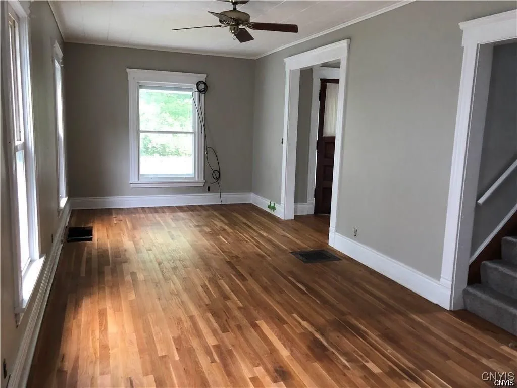 139 Strong Avenue, Syracuse, New York 13210, Syracuse, New York 13210, 4 Bedrooms Bedrooms, 9 Rooms Rooms,1 BathroomBathrooms,Residential Lease,For Rent,139 Strong Avenue, Syracuse, New York 13210,0,S1650372