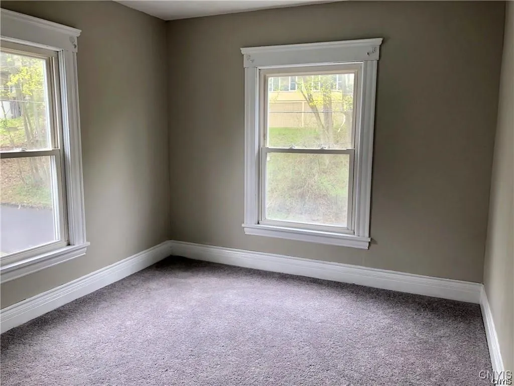 139 Strong Avenue, Syracuse, New York 13210, Syracuse, New York 13210, 4 Bedrooms Bedrooms, 9 Rooms Rooms,1 BathroomBathrooms,Residential Lease,For Rent,139 Strong Avenue, Syracuse, New York 13210,0,S1650372