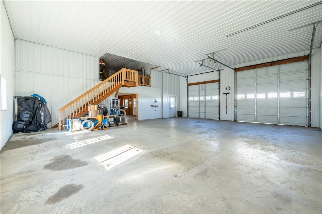 Outbuilding with 2nd-floor storage