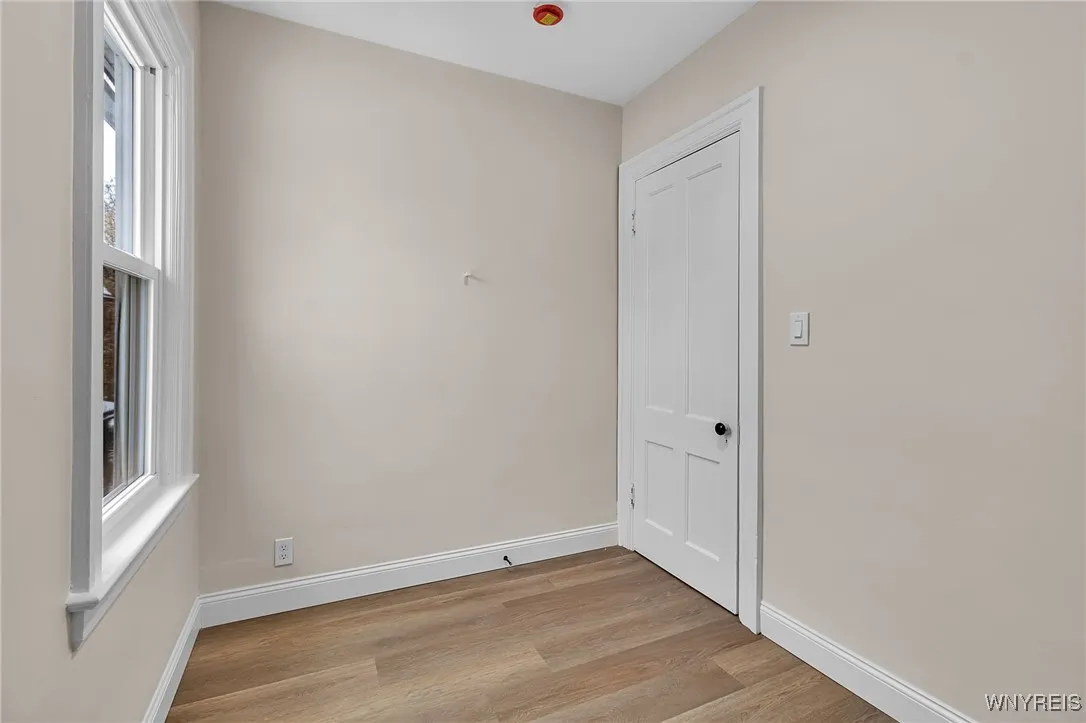 404 Parkdale Avenue, Buffalo, New York 14213, Buffalo, New York 14213, 4 Bedrooms Bedrooms, 6 Rooms Rooms,1 BathroomBathrooms,Residential Lease,For Rent,404 Parkdale Avenue, Buffalo, New York 14213,0,B1650507