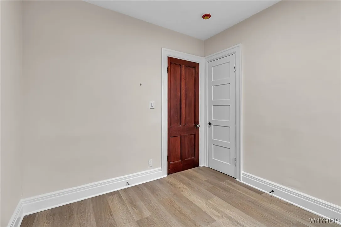 404 Parkdale Avenue, Buffalo, New York 14213, Buffalo, New York 14213, 4 Bedrooms Bedrooms, 6 Rooms Rooms,1 BathroomBathrooms,Residential Lease,For Rent,404 Parkdale Avenue, Buffalo, New York 14213,0,B1650507