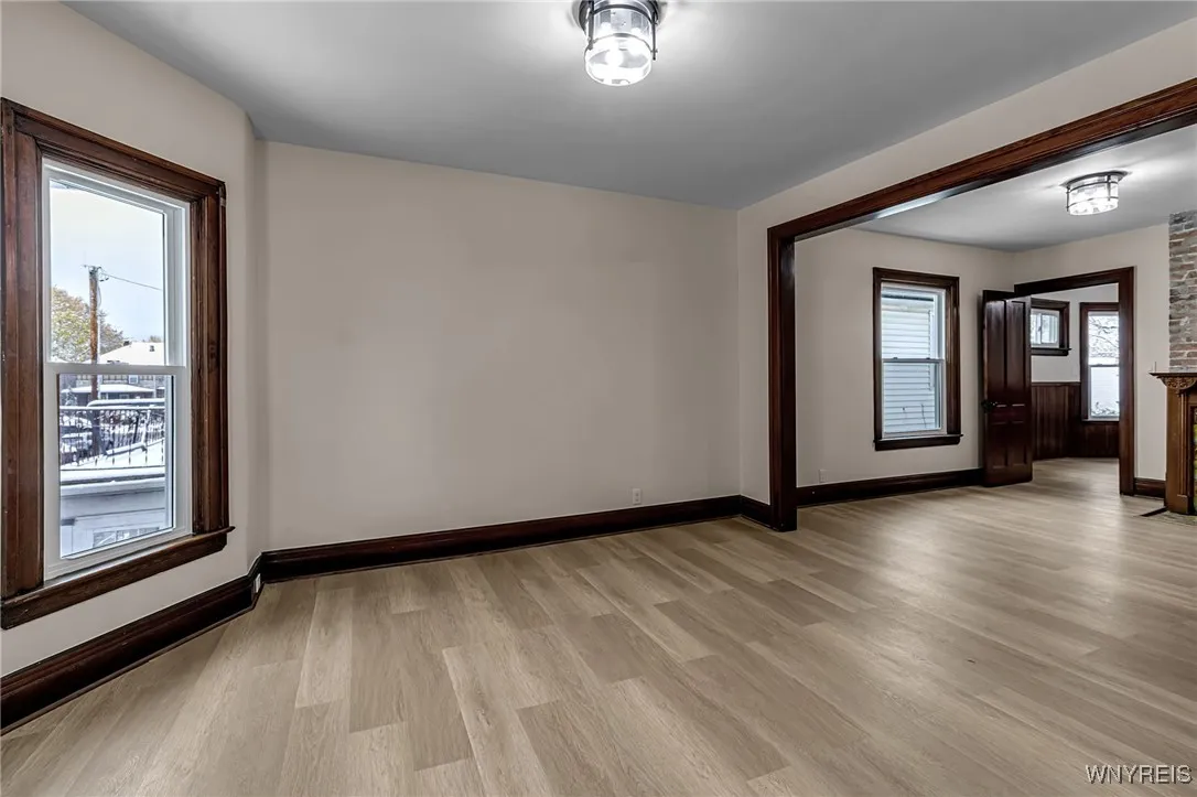 404 Parkdale Avenue, Buffalo, New York 14213, Buffalo, New York 14213, 4 Bedrooms Bedrooms, 6 Rooms Rooms,1 BathroomBathrooms,Residential Lease,For Rent,404 Parkdale Avenue, Buffalo, New York 14213,0,B1650507