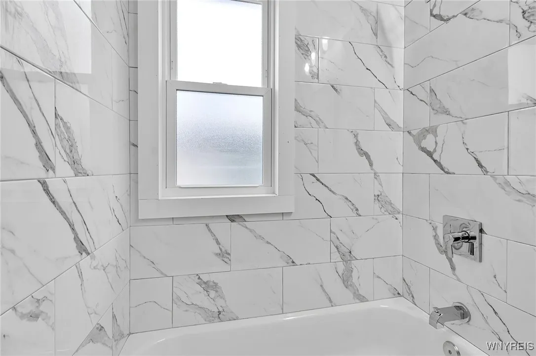 404 Parkdale Avenue, Buffalo, New York 14213, Buffalo, New York 14213, 4 Bedrooms Bedrooms, 6 Rooms Rooms,1 BathroomBathrooms,Residential Lease,For Rent,404 Parkdale Avenue, Buffalo, New York 14213,0,B1650507