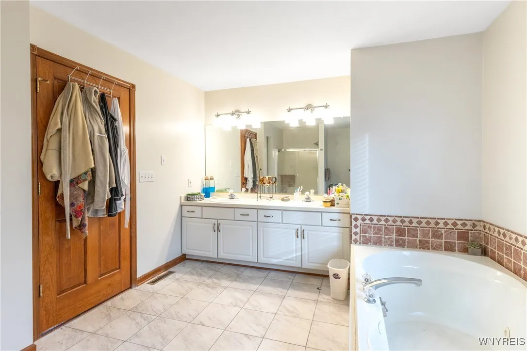 1258 Lake Pointe Drive, Newfane, New York 14008, Newfane, New York 14008, 4 Bedrooms Bedrooms, 8 Rooms Rooms,2 BathroomsBathrooms,Residential,For Sale,1258 Lake Pointe Drive, Newfane, New York 14008,0,B1649961