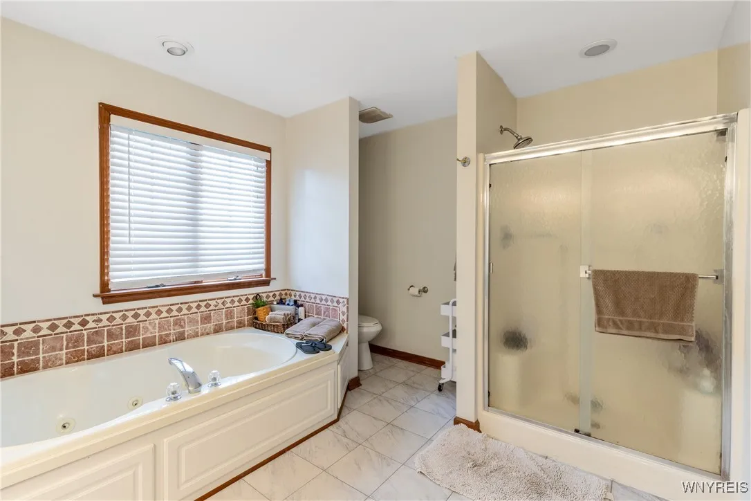 1258 Lake Pointe Drive, Newfane, New York 14008, Newfane, New York 14008, 4 Bedrooms Bedrooms, 8 Rooms Rooms,2 BathroomsBathrooms,Residential,For Sale,1258 Lake Pointe Drive, Newfane, New York 14008,0,B1649961