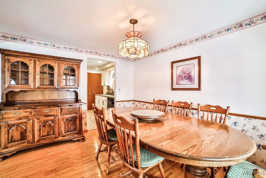 50 Mary Lou Lane, Cheektowaga, New York 14043, Cheektowaga, New York 14043, 2 Bedrooms Bedrooms, 5 Rooms Rooms,1 BathroomBathrooms,Residential,For Sale,50 Mary Lou Lane, Cheektowaga, New York 14043,0,B1649758