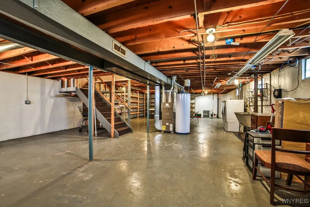 50 Mary Lou Lane, Cheektowaga, New York 14043, Cheektowaga, New York 14043, 2 Bedrooms Bedrooms, 5 Rooms Rooms,1 BathroomBathrooms,Residential,For Sale,50 Mary Lou Lane, Cheektowaga, New York 14043,0,B1649758