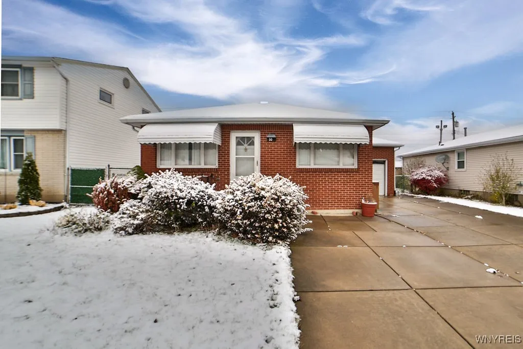 50 Mary Lou Lane, Cheektowaga, New York 14043, Cheektowaga, New York 14043, 2 Bedrooms Bedrooms, 5 Rooms Rooms,1 BathroomBathrooms,Residential,For Sale,50 Mary Lou Lane, Cheektowaga, New York 14043,0,B1649758