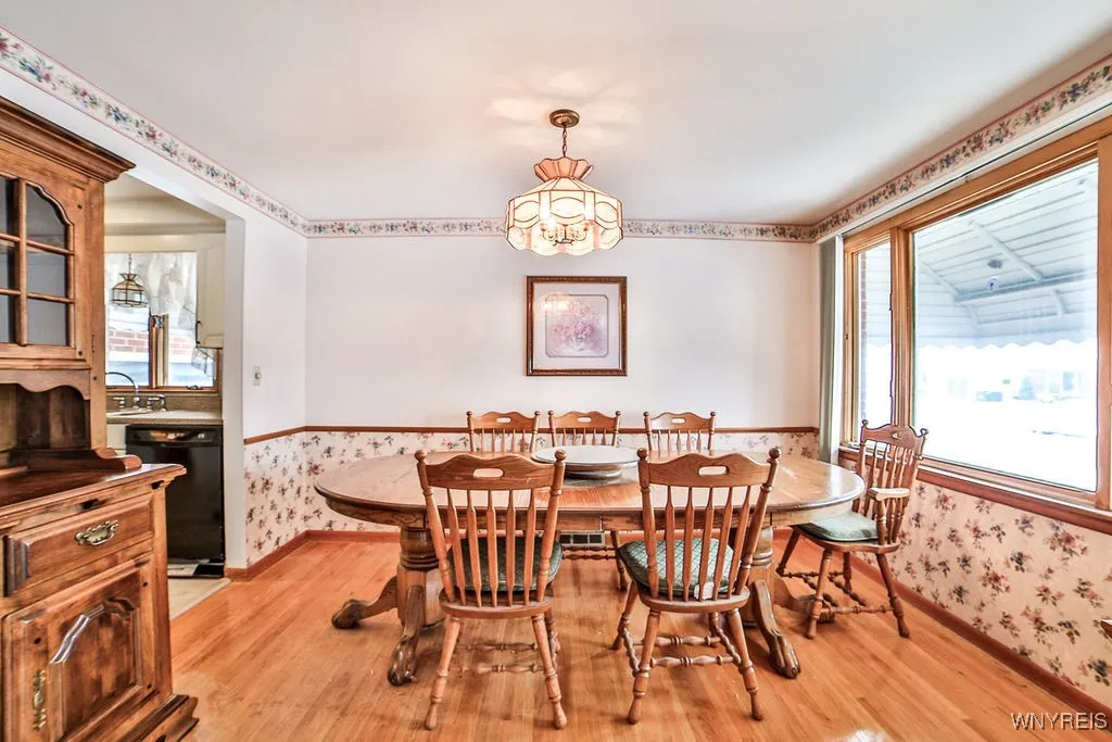 50 Mary Lou Lane, Cheektowaga, New York 14043, Cheektowaga, New York 14043, 2 Bedrooms Bedrooms, 5 Rooms Rooms,1 BathroomBathrooms,Residential,For Sale,50 Mary Lou Lane, Cheektowaga, New York 14043,0,B1649758