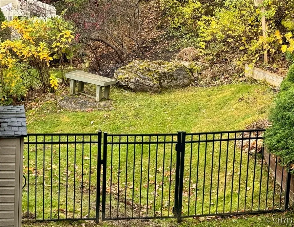 116 Peridot Drive, Camillus, New York 13219, Camillus, New York 13219, 3 Bedrooms Bedrooms, 9 Rooms Rooms,2 BathroomsBathrooms,Residential,For Sale,116 Peridot Drive, Camillus, New York 13219,0,S1650004