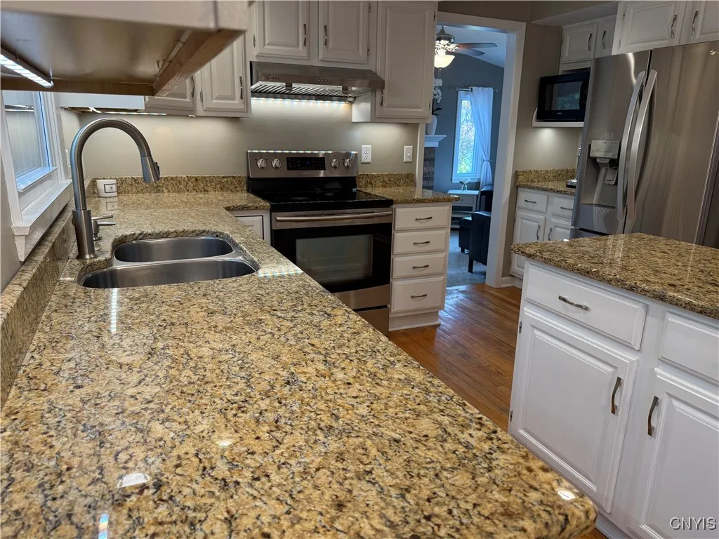 116 Peridot Drive, Camillus, New York 13219, Camillus, New York 13219, 3 Bedrooms Bedrooms, 9 Rooms Rooms,2 BathroomsBathrooms,Residential,For Sale,116 Peridot Drive, Camillus, New York 13219,0,S1650004