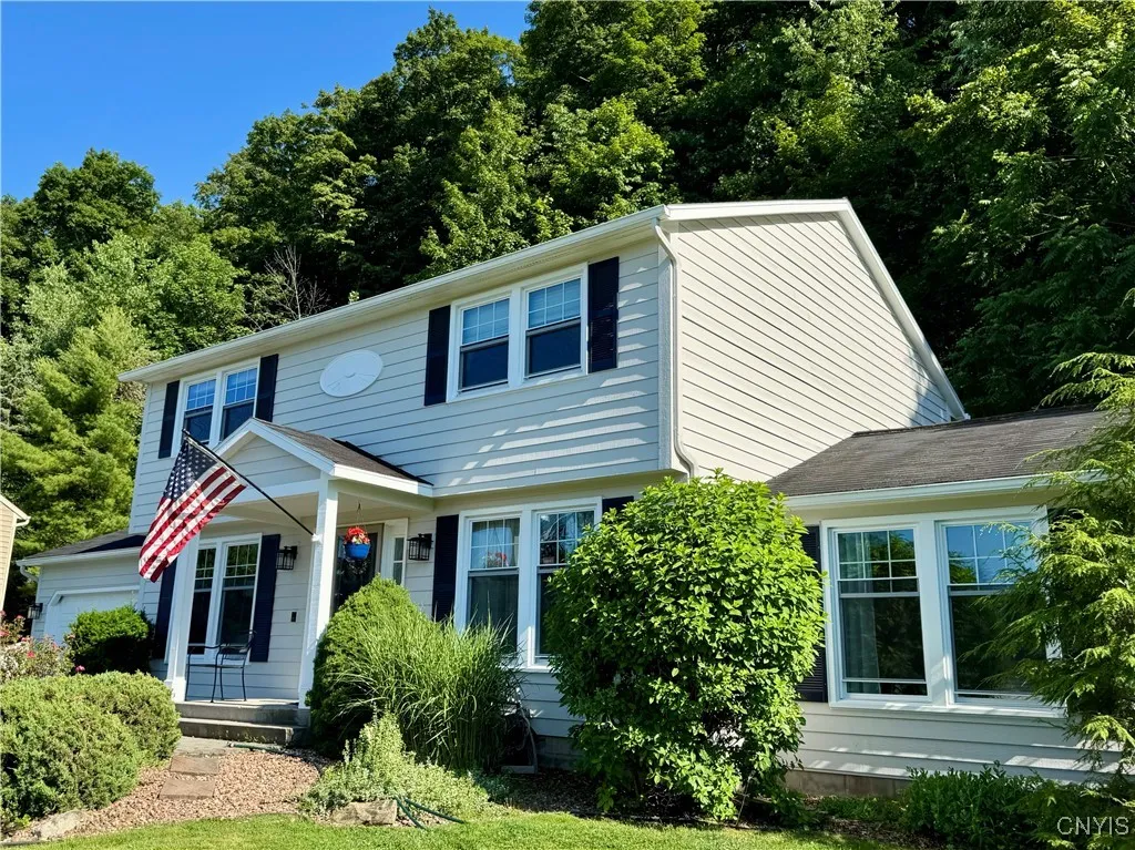 116 Peridot Drive, Camillus, New York 13219, Camillus, New York 13219, 3 Bedrooms Bedrooms, 9 Rooms Rooms,2 BathroomsBathrooms,Residential,For Sale,116 Peridot Drive, Camillus, New York 13219,0,S1650004