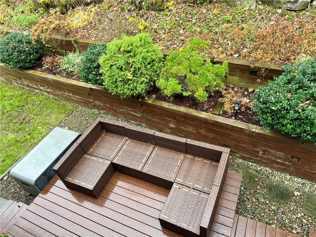 116 Peridot Drive, Camillus, New York 13219, Camillus, New York 13219, 3 Bedrooms Bedrooms, 9 Rooms Rooms,2 BathroomsBathrooms,Residential,For Sale,116 Peridot Drive, Camillus, New York 13219,0,S1650004