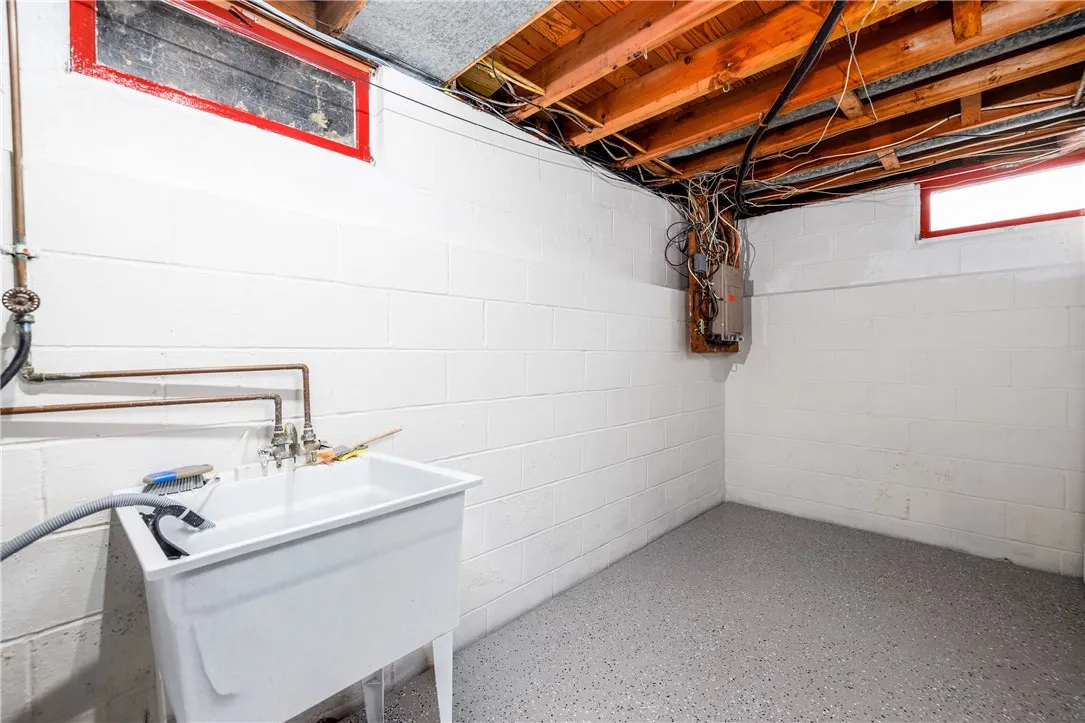 4314 Mount Read Boulevard, Greece, New York 14616, Greece, New York 14616, 3 Bedrooms Bedrooms, 5 Rooms Rooms,1 BathroomBathrooms,Residential,For Sale,4314 Mount Read Boulevard, Greece, New York 14616,0,R1649507