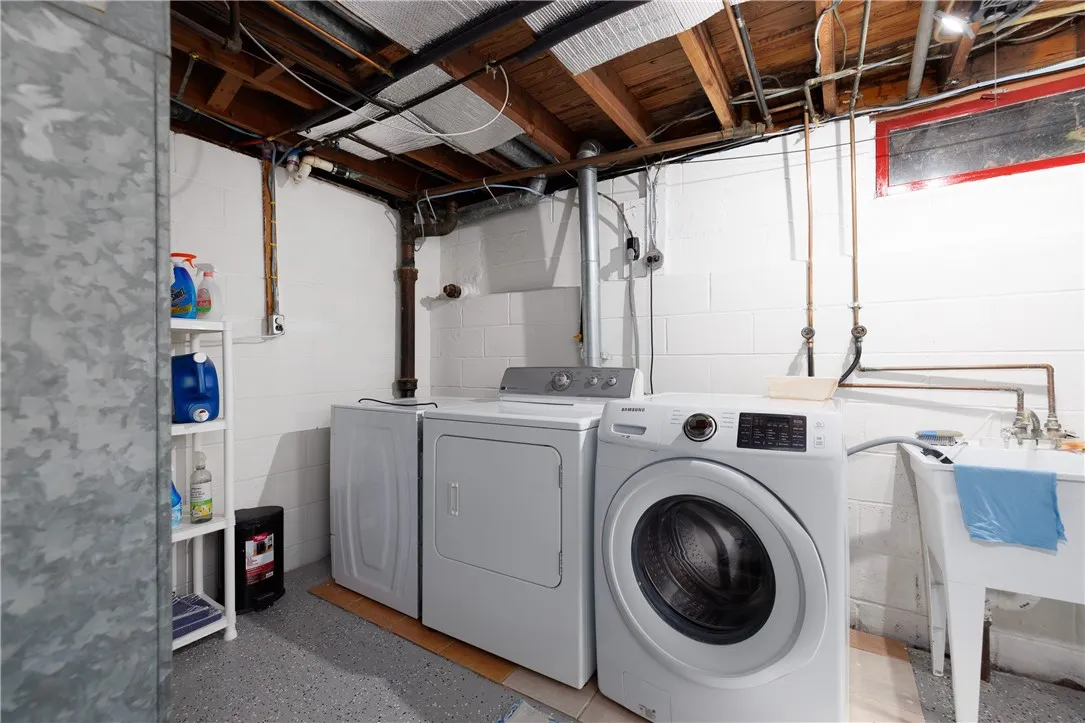 4314 Mount Read Boulevard, Greece, New York 14616, Greece, New York 14616, 3 Bedrooms Bedrooms, 5 Rooms Rooms,1 BathroomBathrooms,Residential,For Sale,4314 Mount Read Boulevard, Greece, New York 14616,0,R1649507