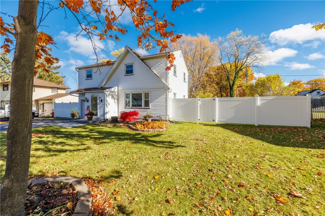 4314 Mount Read Boulevard, Greece, New York 14616, Greece, New York 14616, 3 Bedrooms Bedrooms, 5 Rooms Rooms,1 BathroomBathrooms,Residential,For Sale,4314 Mount Read Boulevard, Greece, New York 14616,0,R1649507