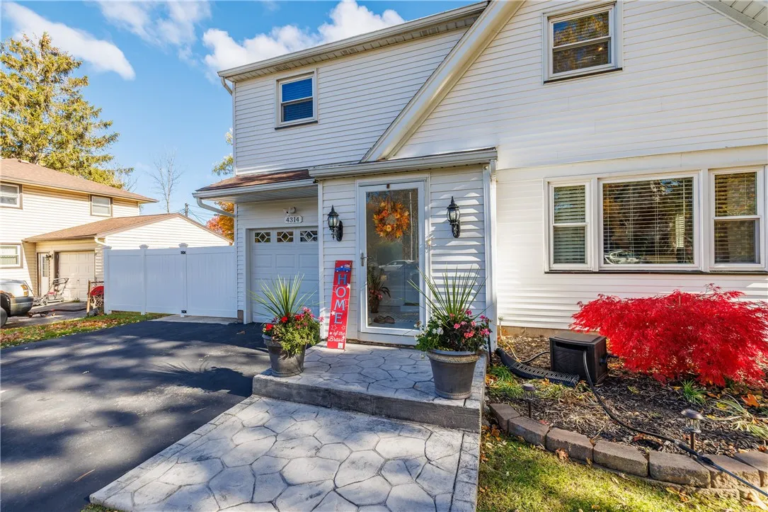 4314 Mount Read Boulevard, Greece, New York 14616, Greece, New York 14616, 3 Bedrooms Bedrooms, 5 Rooms Rooms,1 BathroomBathrooms,Residential,For Sale,4314 Mount Read Boulevard, Greece, New York 14616,0,R1649507