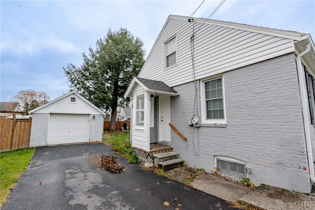125 Riverview Parkway South, Rome, New York 13440, Rome, New York 13440, 3 Bedrooms Bedrooms, 6 Rooms Rooms,1 BathroomBathrooms,Residential,For Sale,125 Riverview Parkway South, Rome, New York 13440,0,S1650118