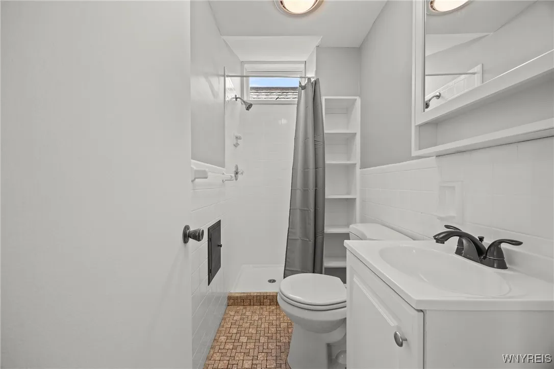 74 Baynes Street, Buffalo, New York 14213, Buffalo, New York 14213, 4 Bedrooms Bedrooms, 8 Rooms Rooms,2 BathroomsBathrooms,Residential,For Sale,74 Baynes Street, Buffalo, New York 14213,0,B1650409