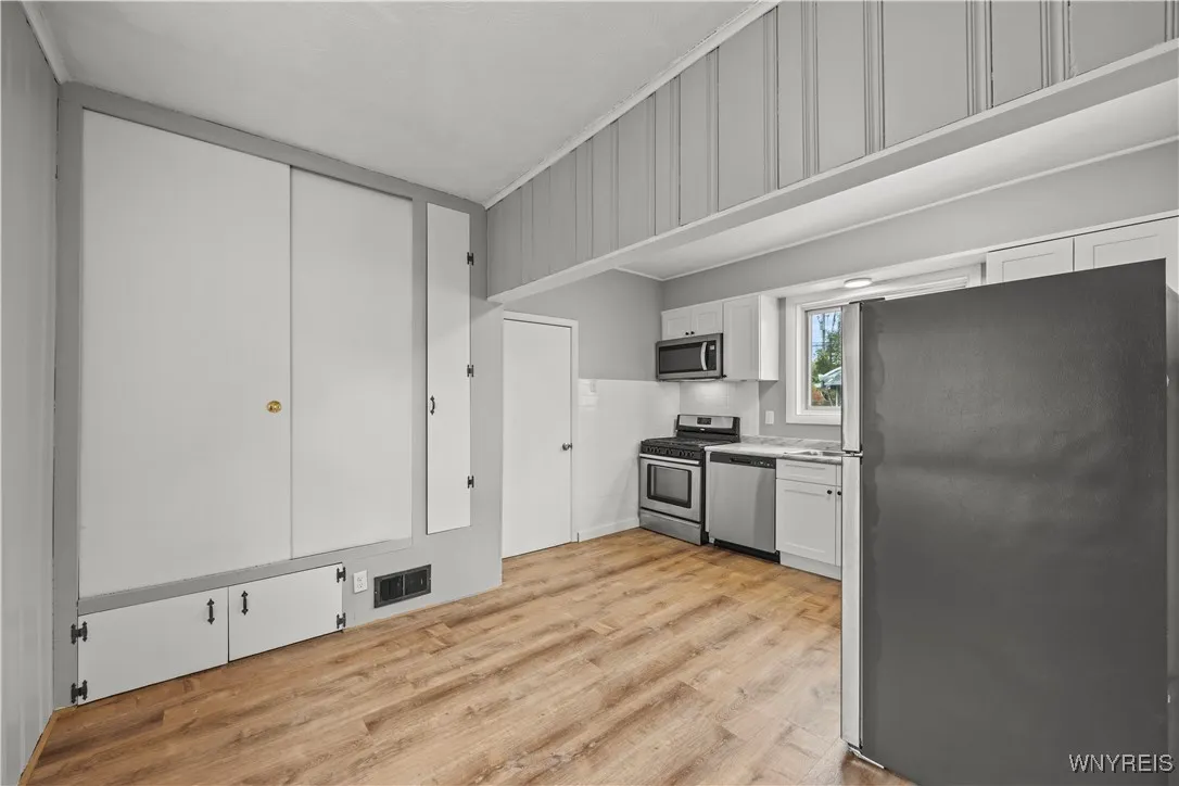 74 Baynes Street, Buffalo, New York 14213, Buffalo, New York 14213, 4 Bedrooms Bedrooms, 8 Rooms Rooms,2 BathroomsBathrooms,Residential,For Sale,74 Baynes Street, Buffalo, New York 14213,0,B1650409