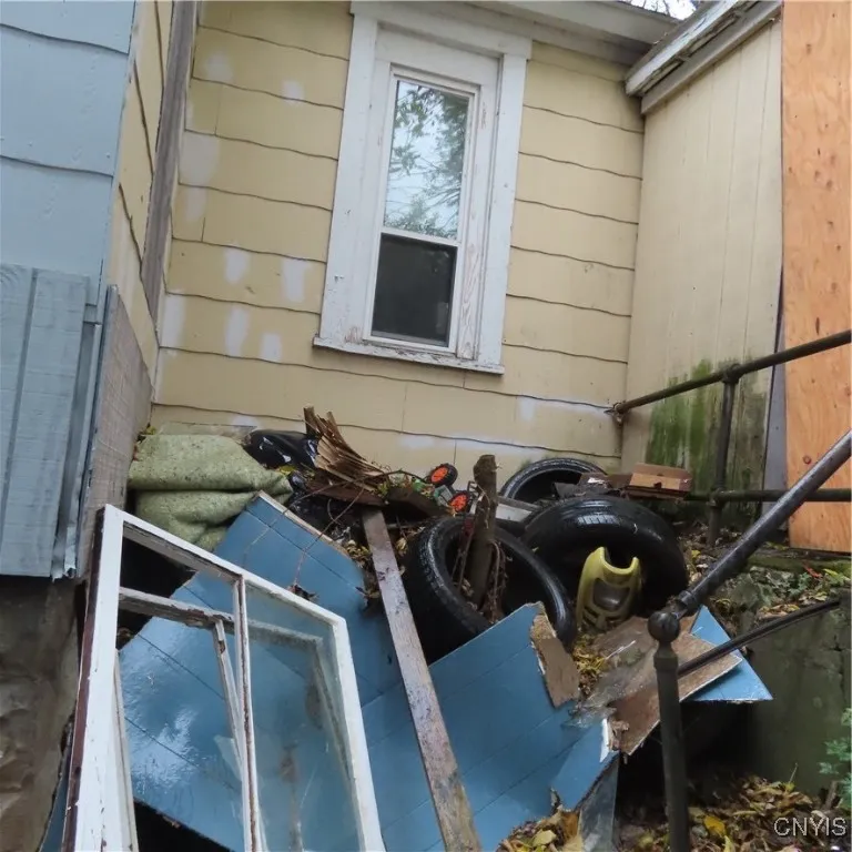 220 Seward Street, Syracuse, New York 13203, Syracuse, New York 13203, 2 Bedrooms Bedrooms, ,2 BathroomsBathrooms,Residential,For Sale,220 Seward Street, Syracuse, New York 13203,0,S1650200