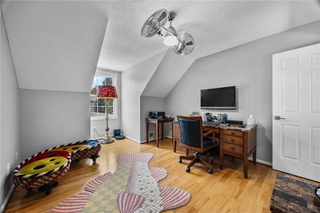 40 Thendara Lane, Irondequoit, New York 14617, Irondequoit, New York 14617, 4 Bedrooms Bedrooms, 8 Rooms Rooms,3 BathroomsBathrooms,Residential,For Sale,40 Thendara Lane, Irondequoit, New York 14617,0,R1650400