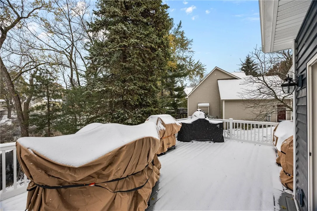 40 Thendara Lane, Irondequoit, New York 14617, Irondequoit, New York 14617, 4 Bedrooms Bedrooms, 8 Rooms Rooms,3 BathroomsBathrooms,Residential,For Sale,40 Thendara Lane, Irondequoit, New York 14617,0,R1650400