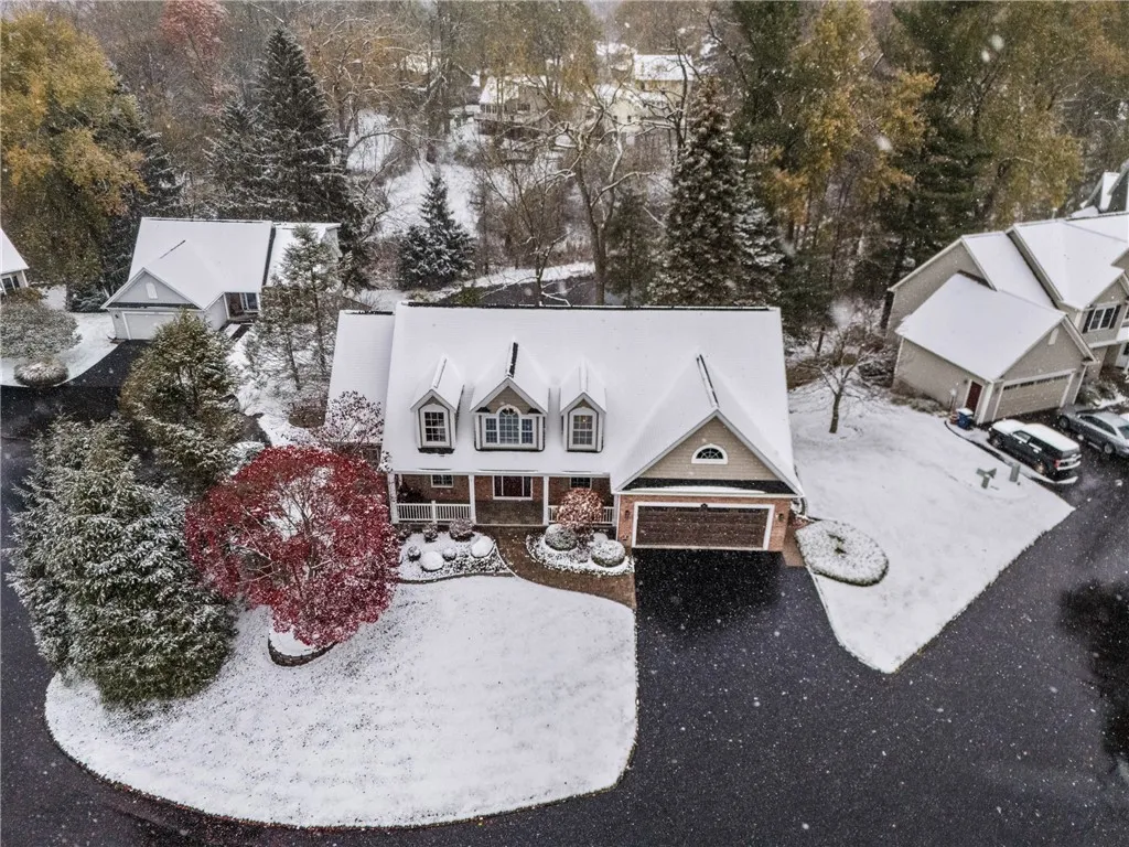 40 Thendara Lane, Irondequoit, New York 14617, Irondequoit, New York 14617, 4 Bedrooms Bedrooms, 8 Rooms Rooms,3 BathroomsBathrooms,Residential,For Sale,40 Thendara Lane, Irondequoit, New York 14617,0,R1650400