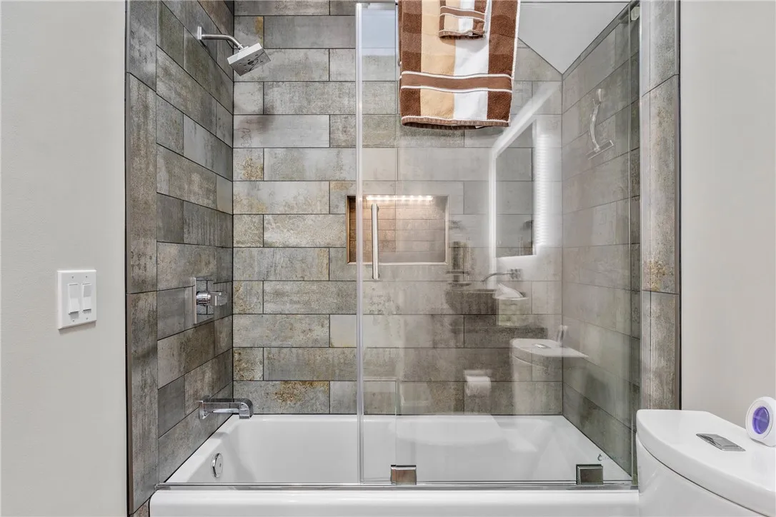 40 Thendara Lane, Irondequoit, New York 14617, Irondequoit, New York 14617, 4 Bedrooms Bedrooms, 8 Rooms Rooms,3 BathroomsBathrooms,Residential,For Sale,40 Thendara Lane, Irondequoit, New York 14617,0,R1650400