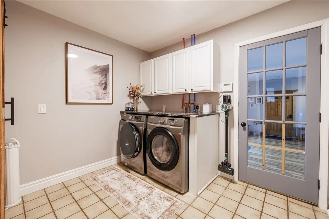 1st floor laundry & pantry