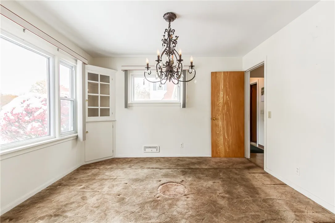 35 Oakcrest Drive, Irondequoit, New York 14617, Irondequoit, New York 14617, 3 Bedrooms Bedrooms, 7 Rooms Rooms,1 BathroomBathrooms,Residential,For Sale,35 Oakcrest Drive, Irondequoit, New York 14617,0,R1650098