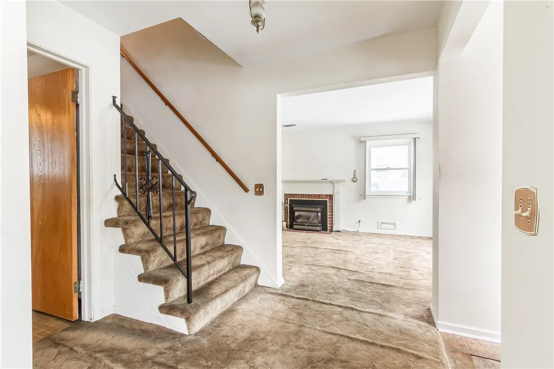 35 Oakcrest Drive, Irondequoit, New York 14617, Irondequoit, New York 14617, 3 Bedrooms Bedrooms, 7 Rooms Rooms,1 BathroomBathrooms,Residential,For Sale,35 Oakcrest Drive, Irondequoit, New York 14617,0,R1650098