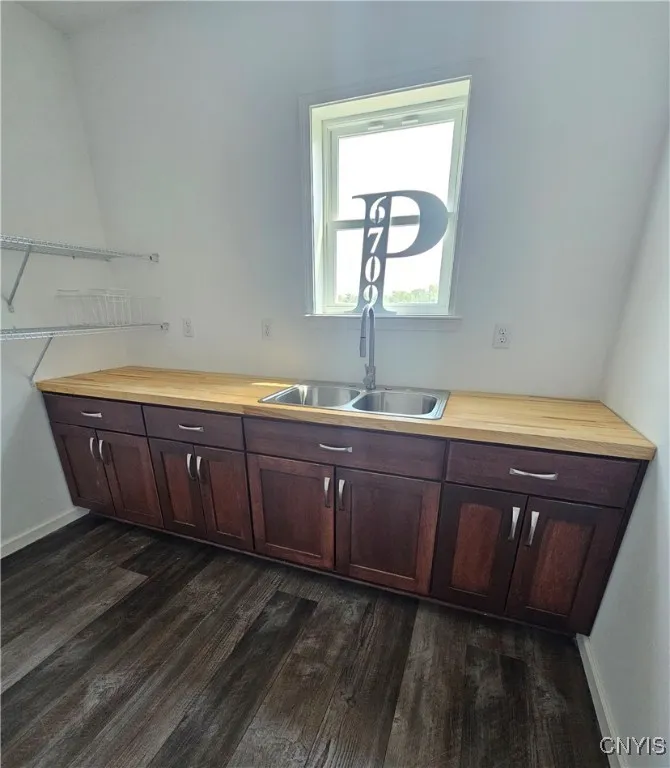 6709 Lowell Road, Westmoreland, New York 13440, Westmoreland, New York 13440, 4 Bedrooms Bedrooms, 8 Rooms Rooms,2 BathroomsBathrooms,Residential,For Sale,6709 Lowell Road, Westmoreland, New York 13440,0,S1650530