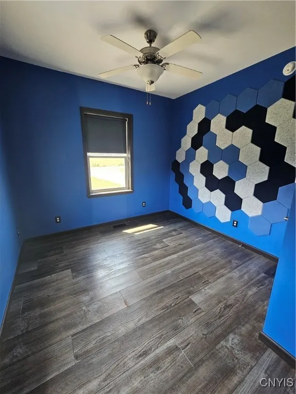 1st floor bedroom or office