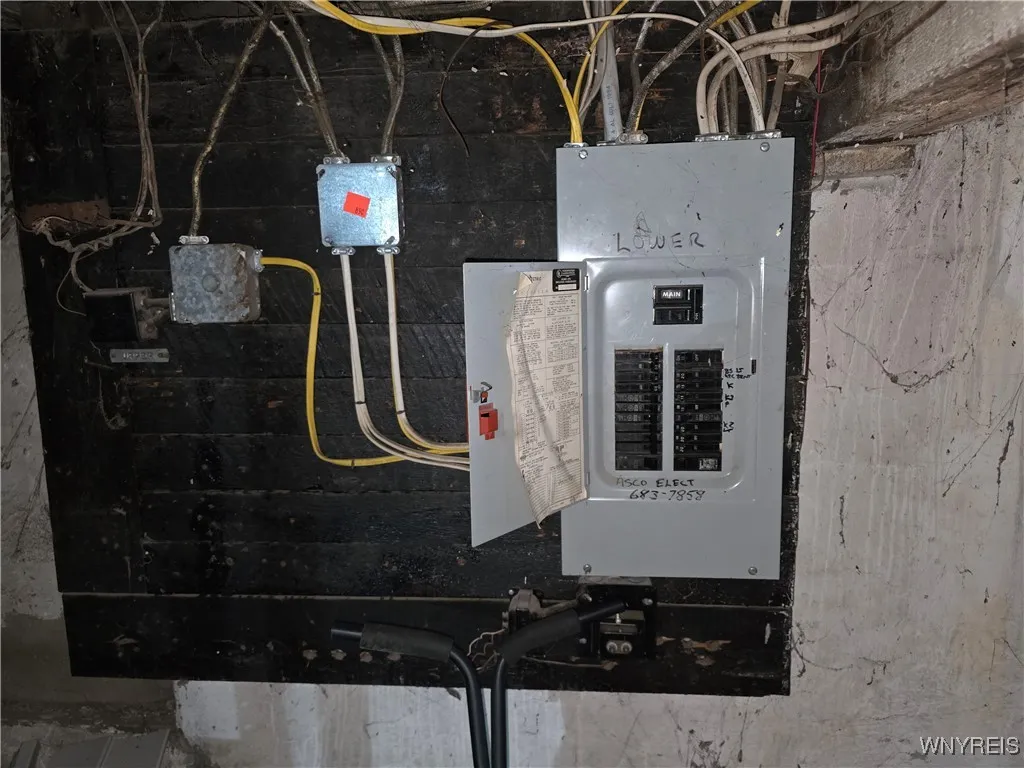 12 Olcott Place, Cheektowaga, New York 14225, Cheektowaga, New York 14225, 5 Bedrooms Bedrooms, 9 Rooms Rooms,2 BathroomsBathrooms,Residential,For Sale,12 Olcott Place, Cheektowaga, New York 14225,0,B1650516