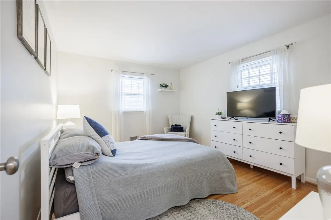 2 Park Bluff Way, Pittsford, New York 14534, Pittsford, New York 14534, 4 Bedrooms Bedrooms, 9 Rooms Rooms,2 BathroomsBathrooms,Residential,For Sale,2 Park Bluff Way, Pittsford, New York 14534,0,R1650508