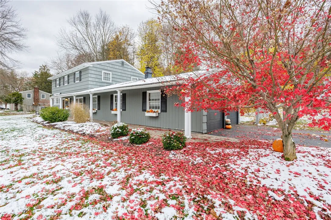 2 Park Bluff Way, Pittsford, New York 14534, Pittsford, New York 14534, 4 Bedrooms Bedrooms, 9 Rooms Rooms,2 BathroomsBathrooms,Residential,For Sale,2 Park Bluff Way, Pittsford, New York 14534,0,R1650508