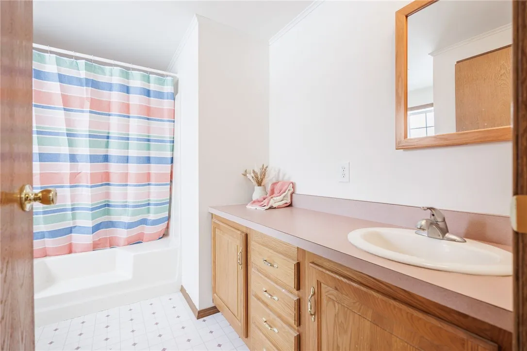 4543 Kyte Road, Farmington, New York 14548, Farmington, New York 14548, 3 Bedrooms Bedrooms, 6 Rooms Rooms,2 BathroomsBathrooms,Residential,For Sale,4543 Kyte Road, Farmington, New York 14548,0,R1648627