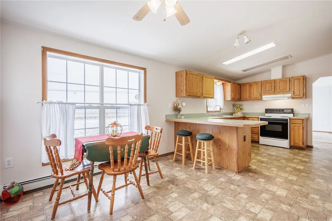 4543 Kyte Road, Farmington, New York 14548, Farmington, New York 14548, 3 Bedrooms Bedrooms, 6 Rooms Rooms,2 BathroomsBathrooms,Residential,For Sale,4543 Kyte Road, Farmington, New York 14548,0,R1648627