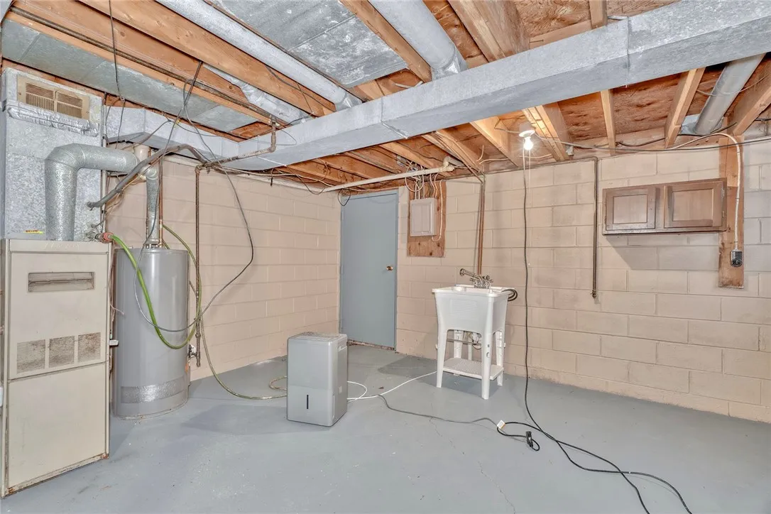 16 Beaman Road West, Ogden, New York 14624, Ogden, New York 14624, 4 Bedrooms Bedrooms, ,2 BathroomsBathrooms,Residential,For Sale,16 Beaman Road West, Ogden, New York 14624,0,R1650160