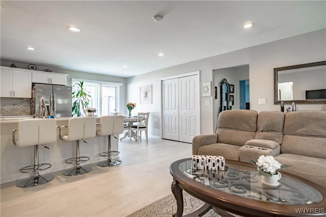 GREAT ROOM VIEW TO KITCHEN