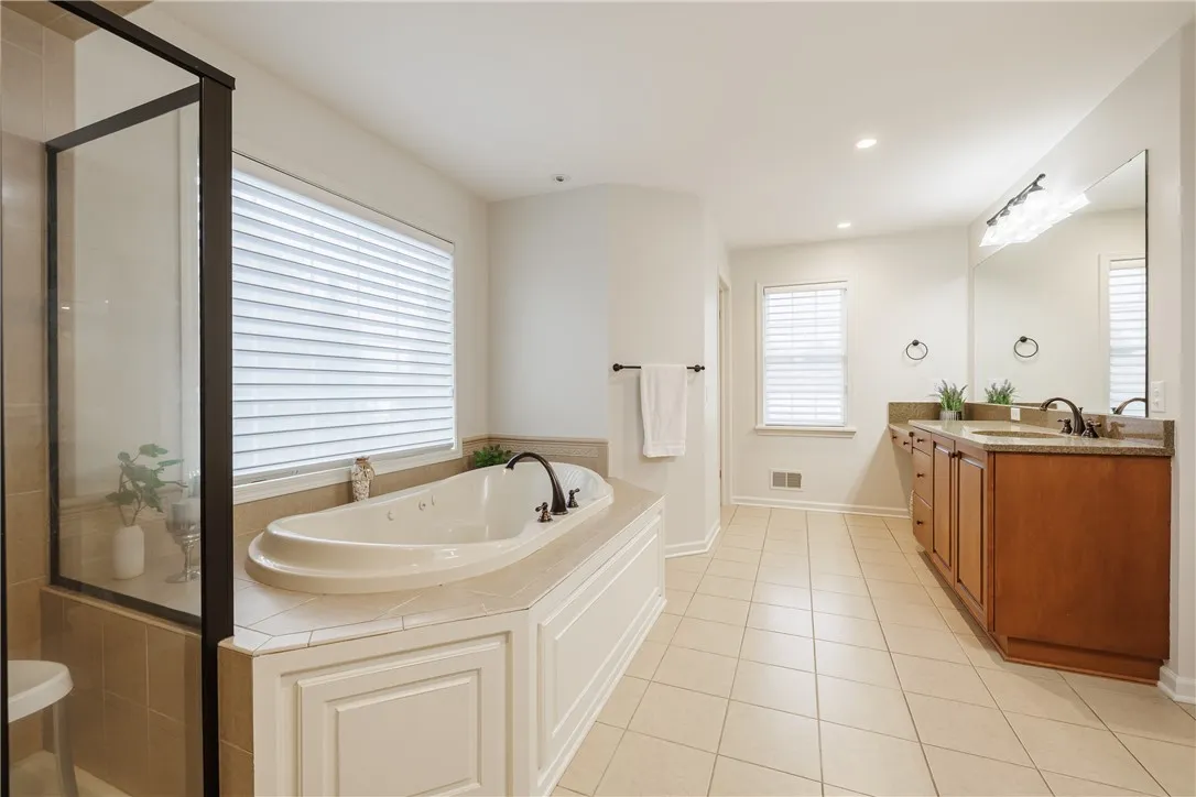9 Lusk Farm Circle, Pittsford, New York 14534, Pittsford, New York 14534, 5 Bedrooms Bedrooms, 10 Rooms Rooms,5 BathroomsBathrooms,Residential,For Sale,9 Lusk Farm Circle, Pittsford, New York 14534,0,R1650429