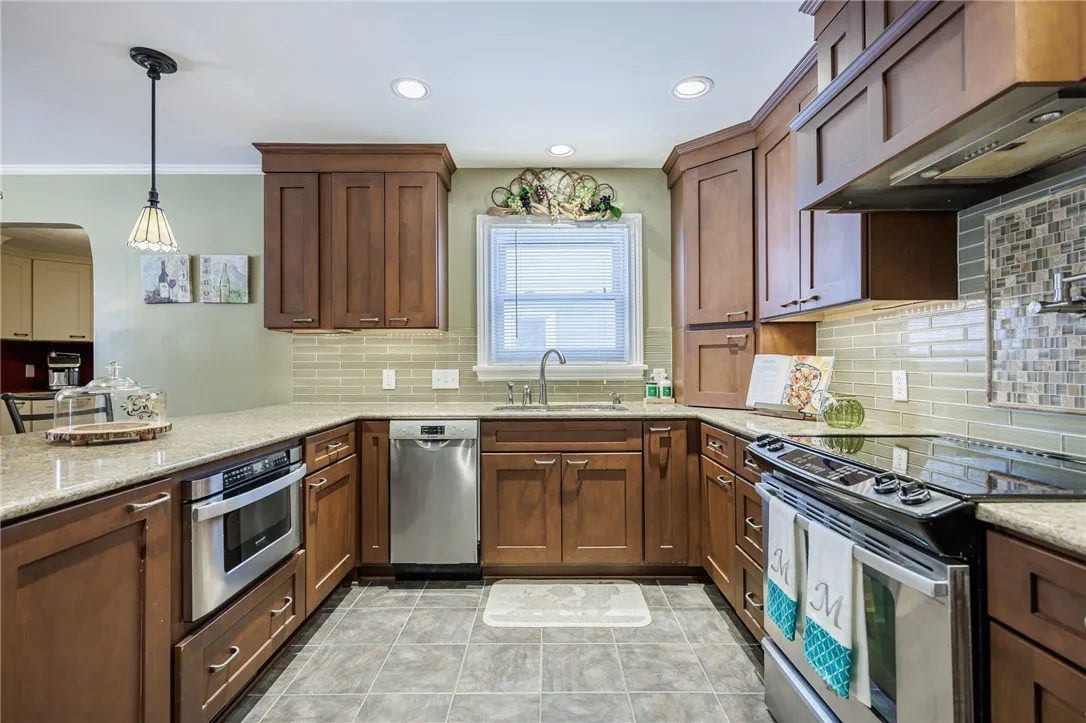 483 Oakwood Road, Greece, New York 14616, Greece, New York 14616, 3 Bedrooms Bedrooms, 8 Rooms Rooms,1 BathroomBathrooms,Residential,For Sale,483 Oakwood Road, Greece, New York 14616,0,R1646959