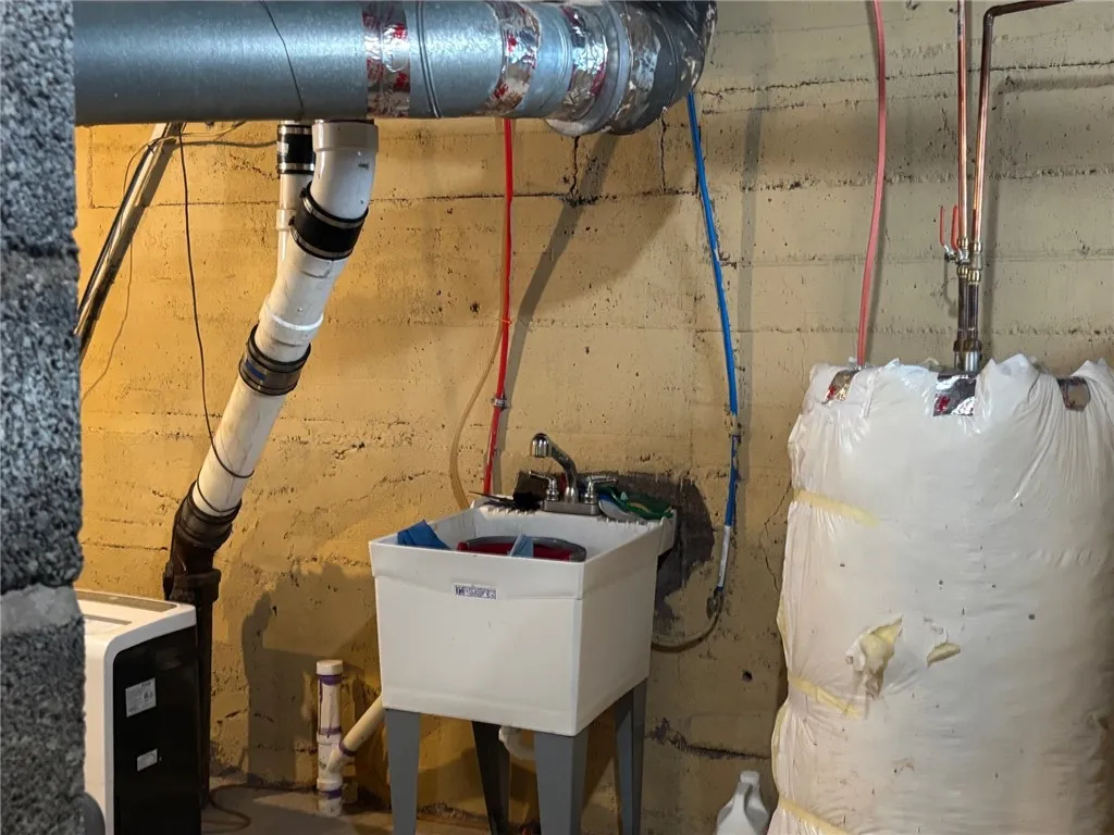 22 Thomas Street, Murray, New York 14470, Murray, New York 14470, 3 Bedrooms Bedrooms, 6 Rooms Rooms,2 BathroomsBathrooms,Residential,For Sale,22 Thomas Street, Murray, New York 14470,0,R1650474