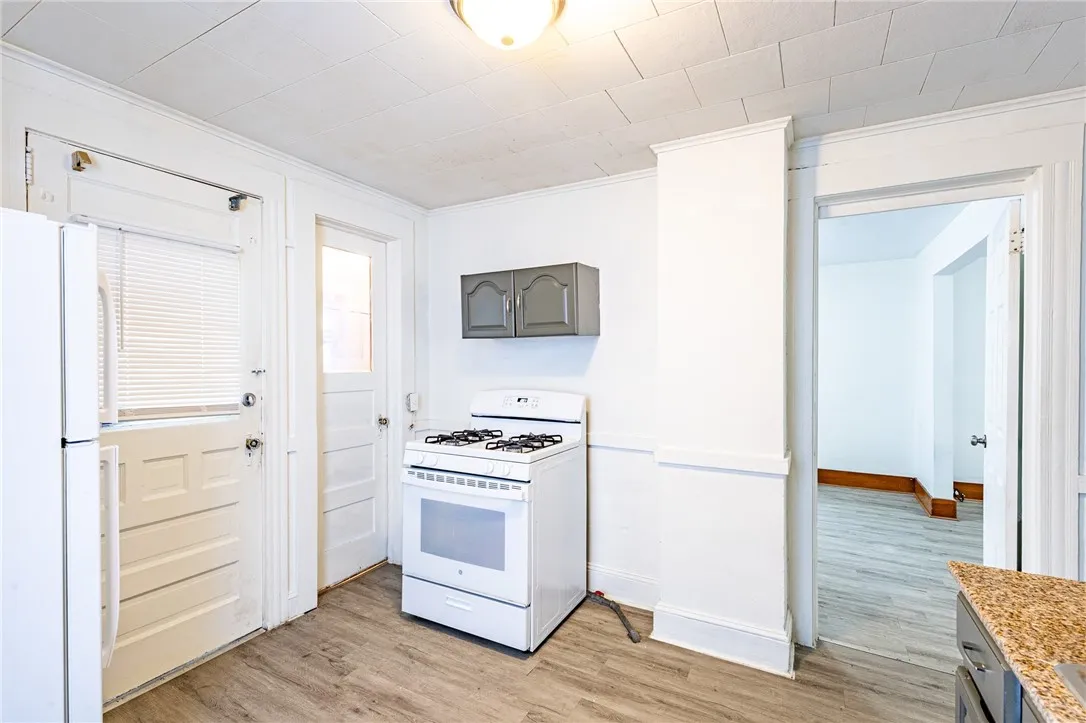 263 Weyl Street, Rochester, New York 14621, Rochester, New York 14621, 3 Bedrooms Bedrooms, 5 Rooms Rooms,1 BathroomBathrooms,Residential,For Sale,263 Weyl Street, Rochester, New York 14621,0,R1650511