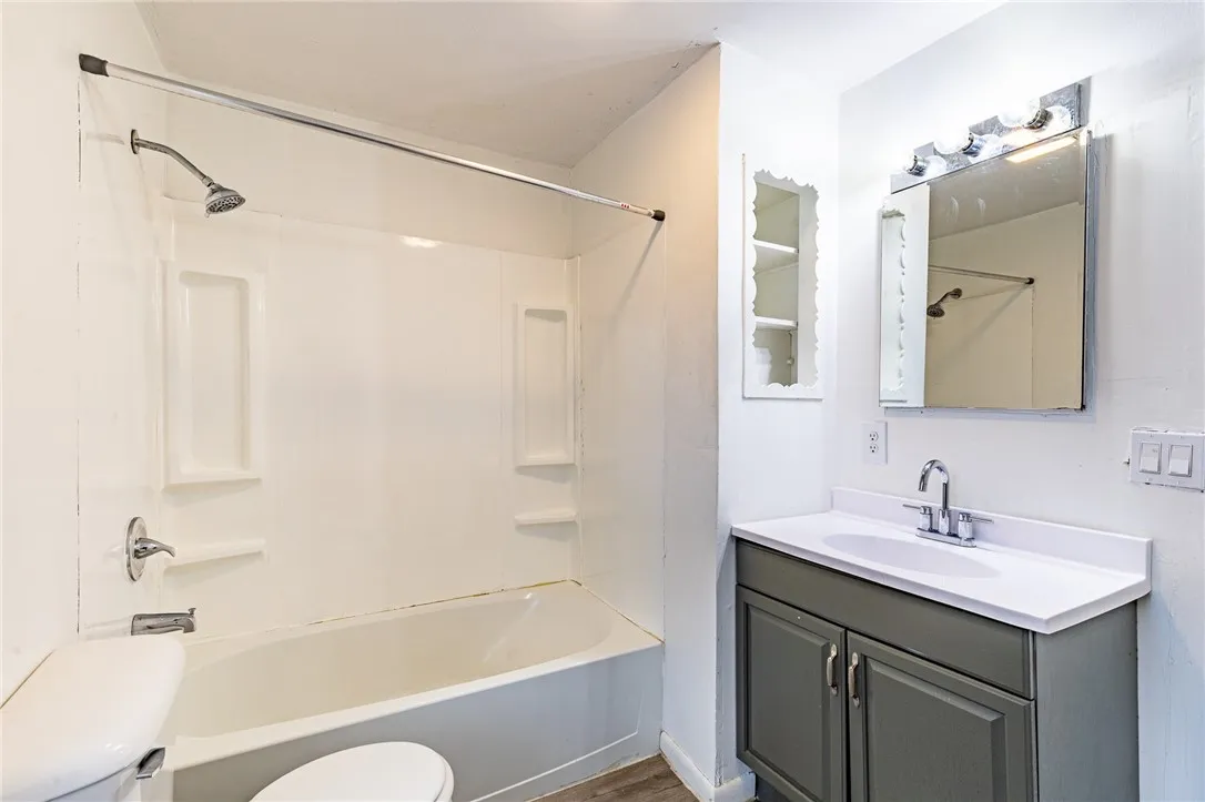 263 Weyl Street, Rochester, New York 14621, Rochester, New York 14621, 3 Bedrooms Bedrooms, 5 Rooms Rooms,1 BathroomBathrooms,Residential,For Sale,263 Weyl Street, Rochester, New York 14621,0,R1650511